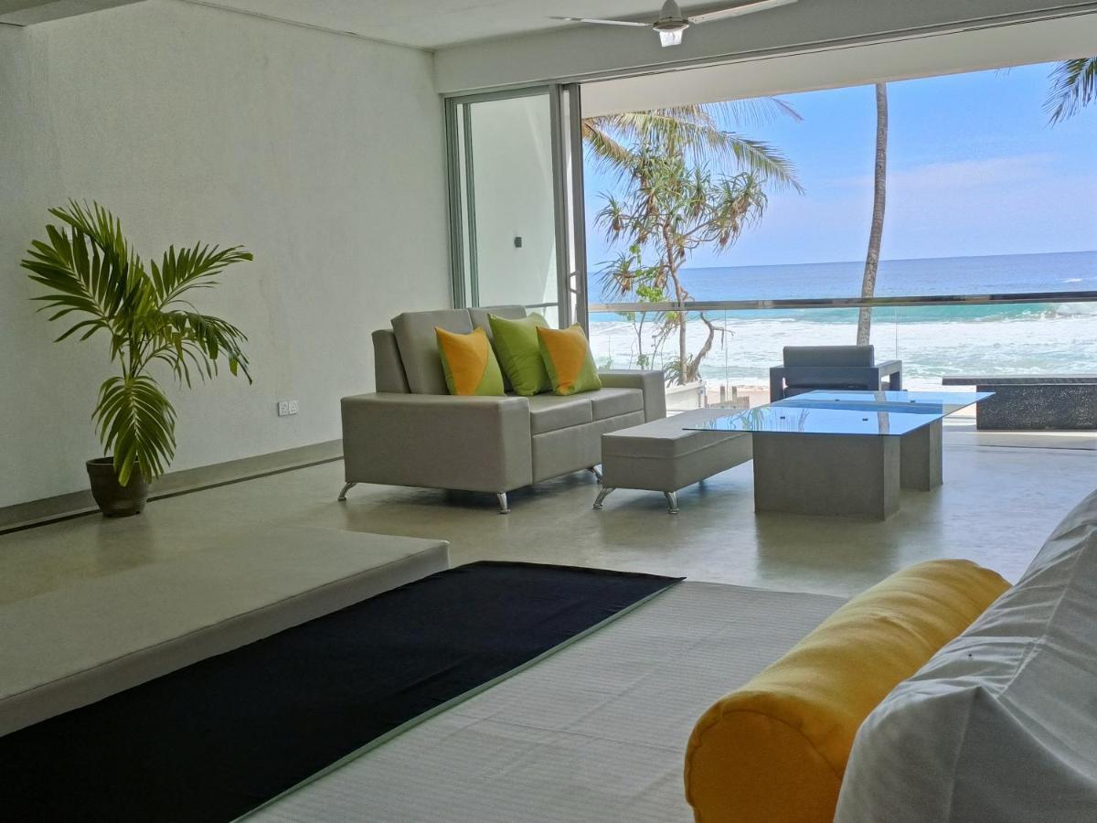 Josan Villa With A Glorious Beach And Sea View Habaraduwa Central Dış mekan fotoğraf
