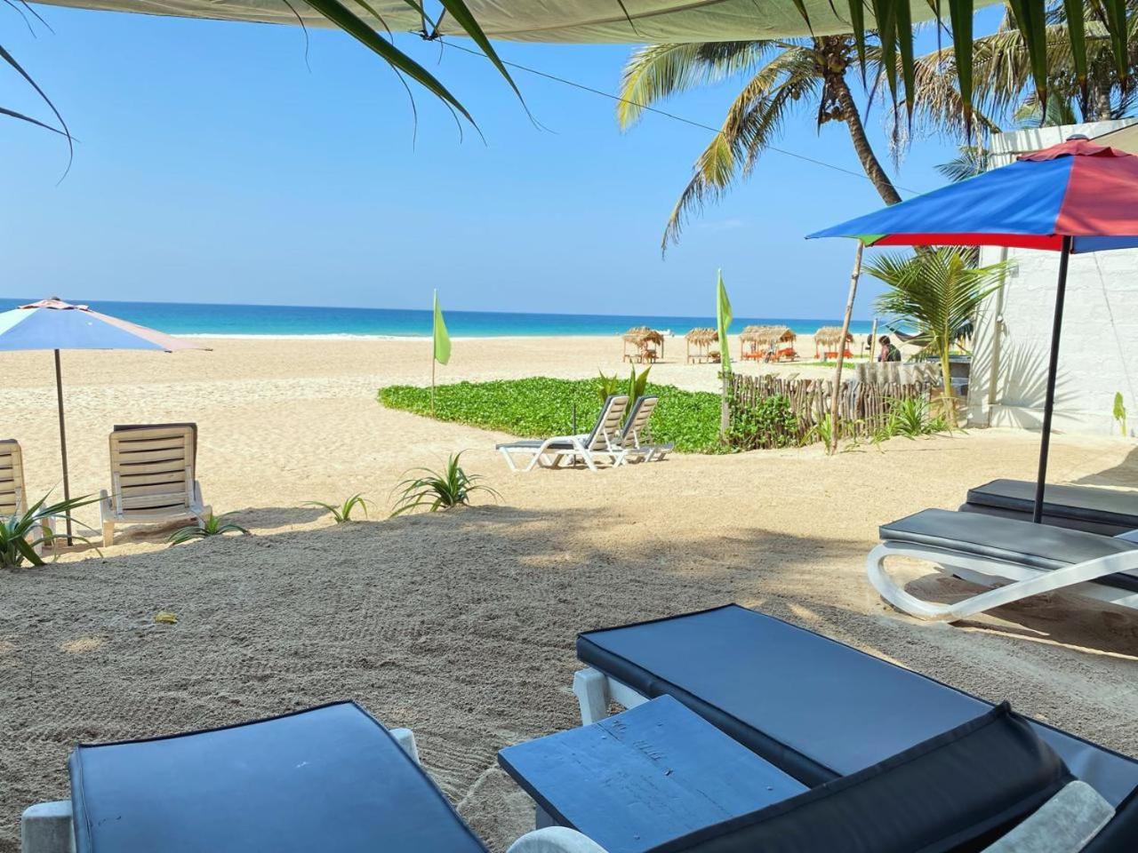 Josan Villa With A Glorious Beach And Sea View Habaraduwa Central Dış mekan fotoğraf